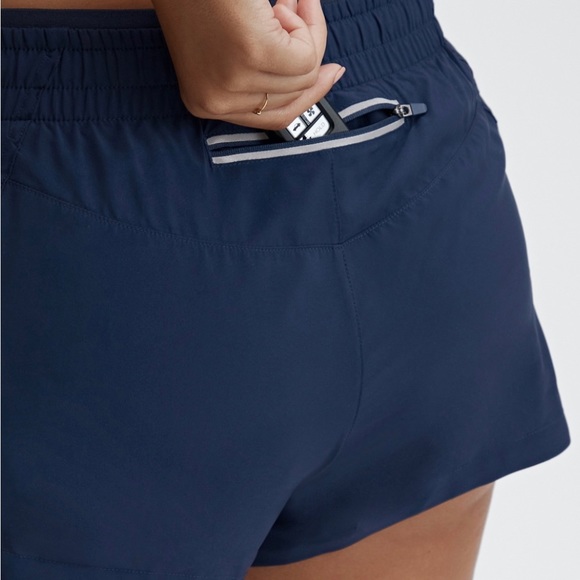 Fabletics Breathe Mid-Rise Run Short Small - Picture 3 of 5